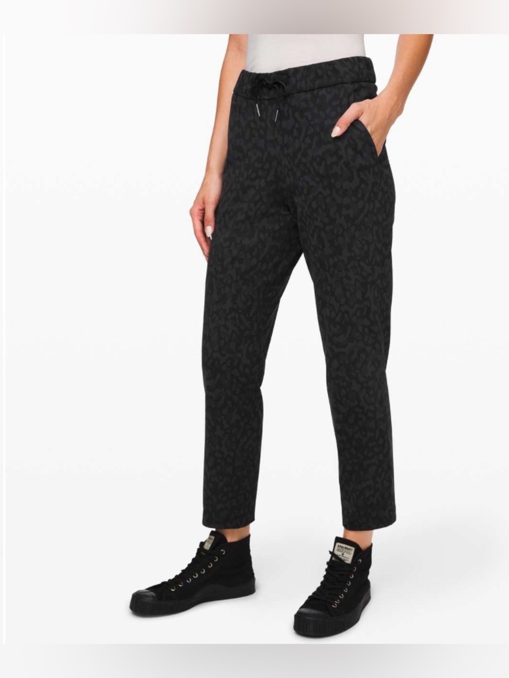 Lululemon On the Fly 7/8 Pant in Formation Camo Deep Coal Multi